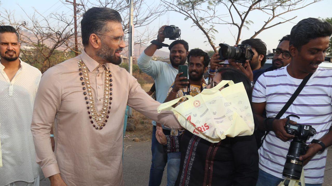 An extremely happy Suniel Shetty spoke to the media by saying, “The wedding is officially done and I have become the father-in-law now”.